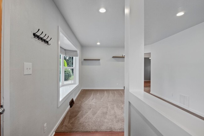 3104 E 35th Ave