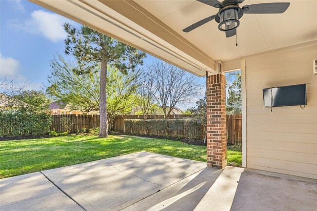 Photo - 16942 Lake Willowby Ln