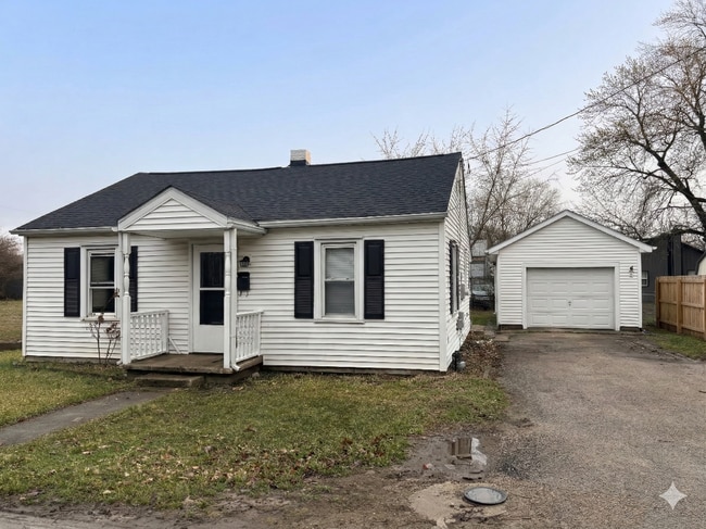 Building Photo - 112 Applegate St