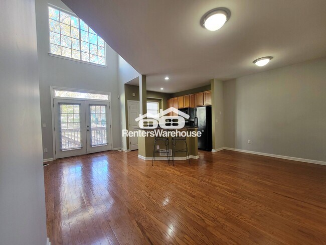 Photo - 52 Glenn St SE