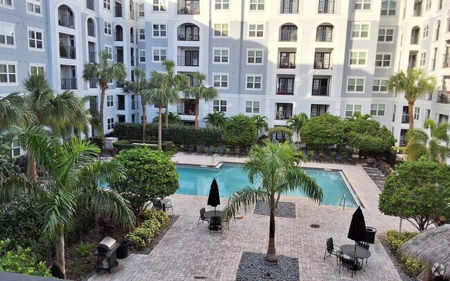 Building Photo - Beautiful 1/1 Pool View Condo x Rent @ The... Unit 3060