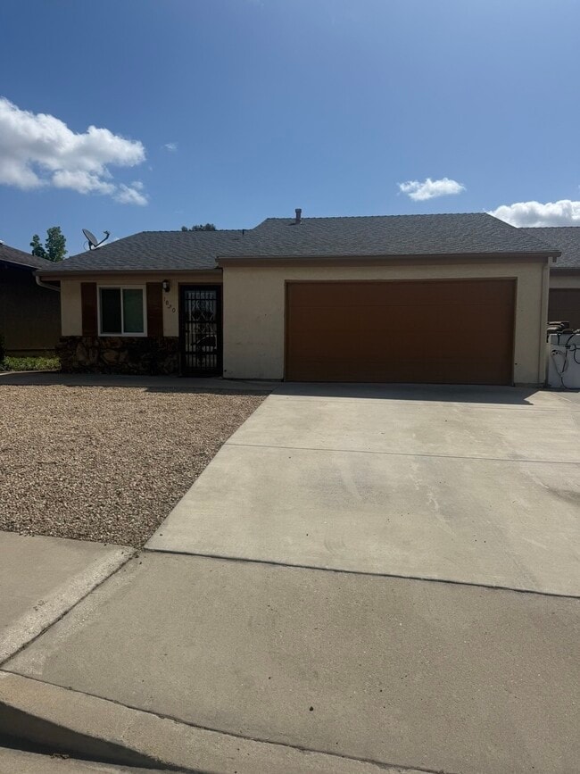 Photo - 1820 Marigold Ln