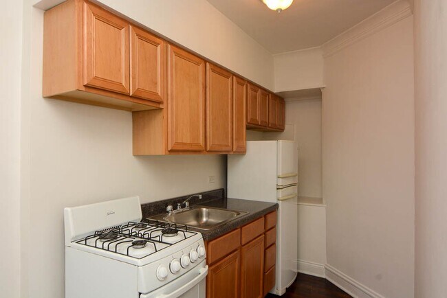 4752 N Paulina St Unidad 214