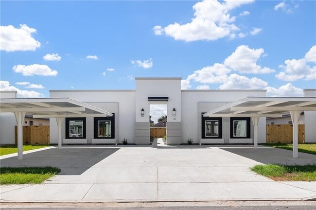 Building Photo - 12 Sugar Gdn Dr Unit 4