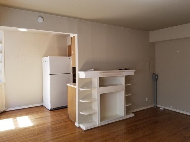 Photo - 3911 Prescott Ave Unit 3