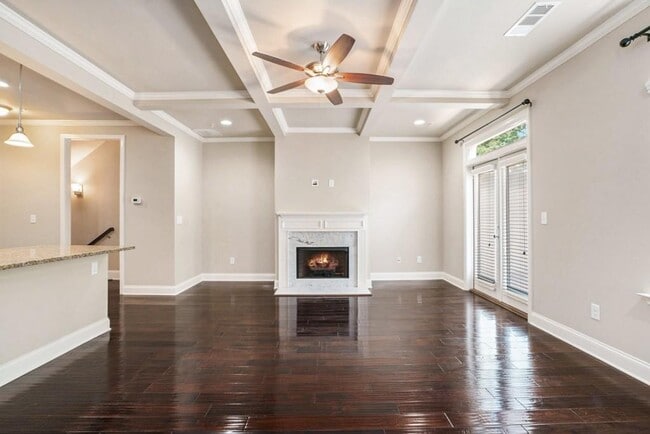 Photo - 612 Luckett Ct Townhome