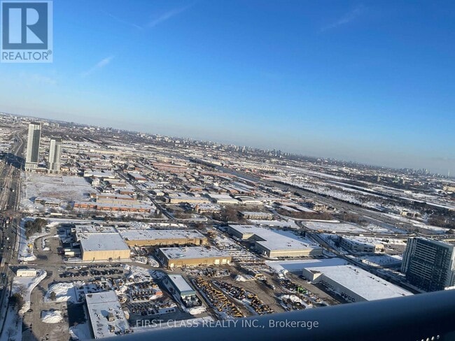 Photo - 8 Interchange Wy Unité 5607