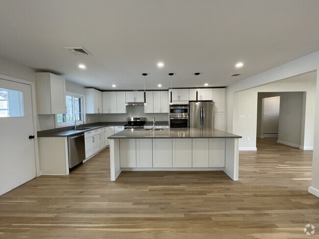Building Photo - 46 Woodcliff Rd Rental