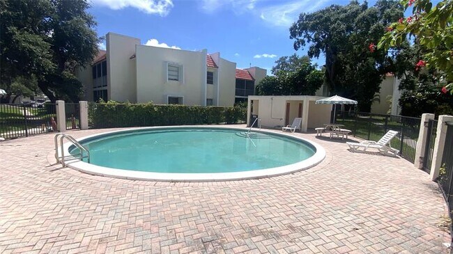 Building Photo - 618 NW 13th St Unit 12 Rental