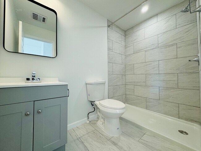 306 E 25th St Unit B