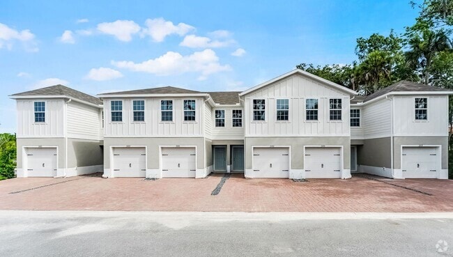 Building Photo - Brand New ~ 3/2.5 End Unit Townhome w/ Sty...