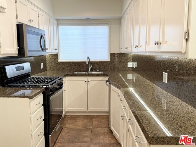 Photo - 9667 W Olympic Blvd