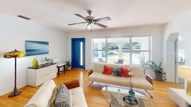 Photo - 951 NE 116th St