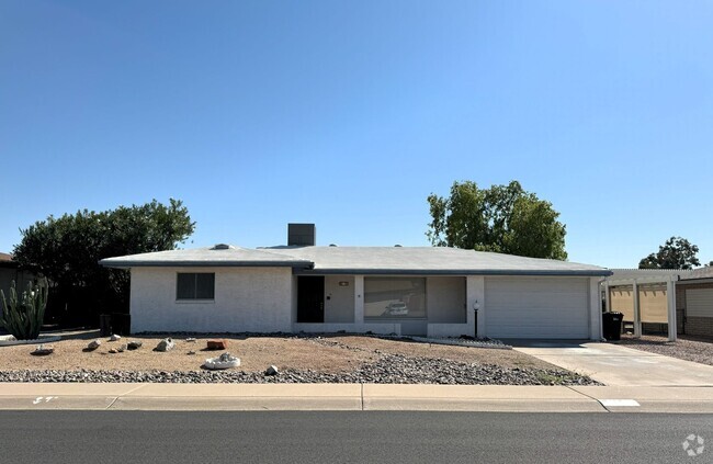 Building Photo - ***MOVE IN SPECIAL***2 BEDROOM HOME WITH T...