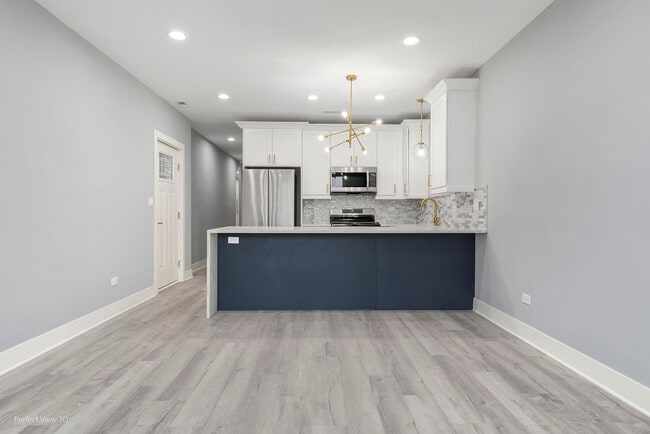 1241 S Fairfield Ave