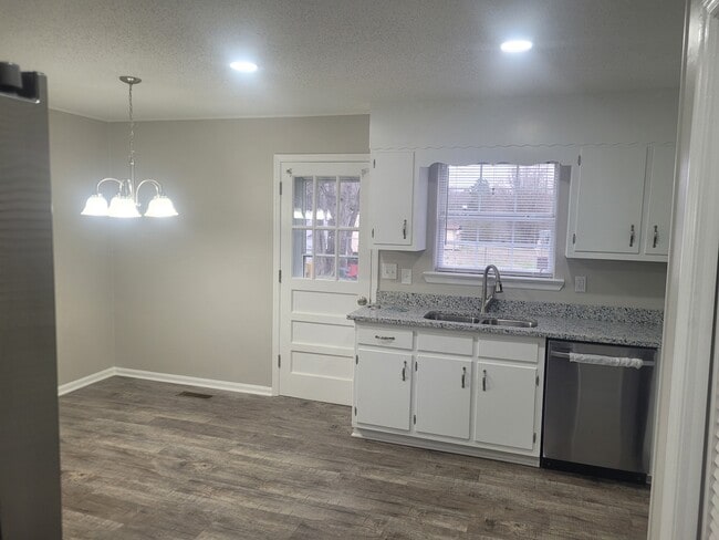 Photo - 3335 Elder Mountain Rd