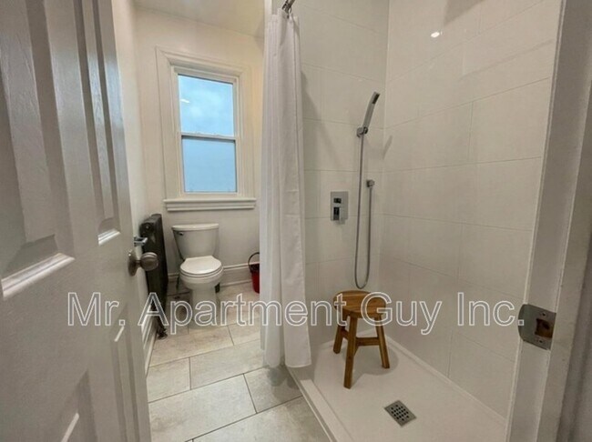 Photo - 57 Barton St E Unité 1