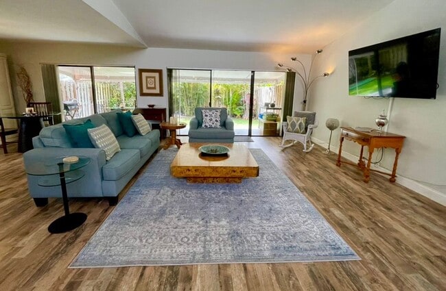 Building Photo - 1800 Embassy Dr Unit 117