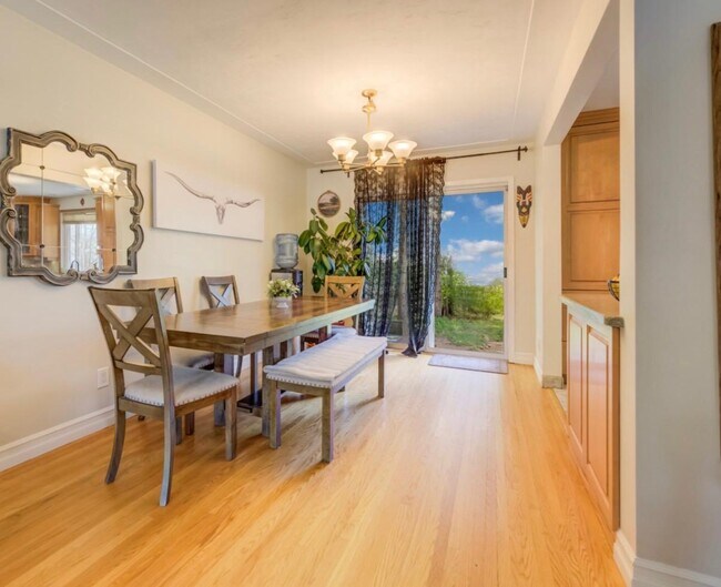 Photo - 209 Willowdale Av