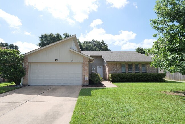 Building Photo - 915 Comstock Springs Dr
