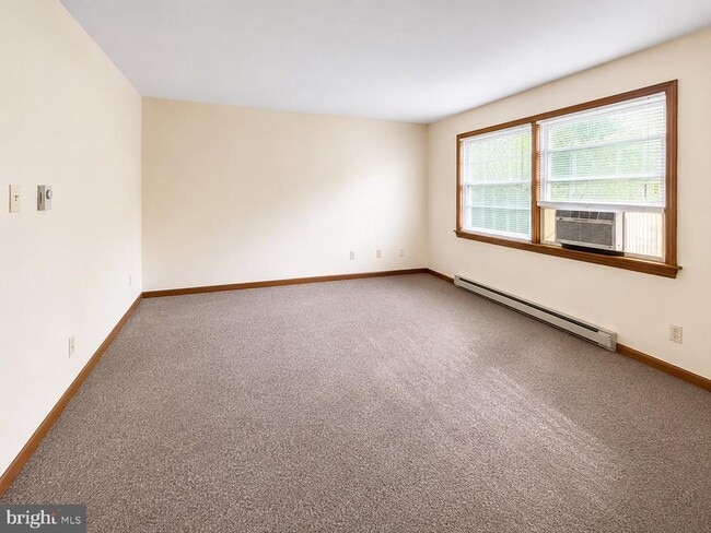 Photo - 403 Market Ave