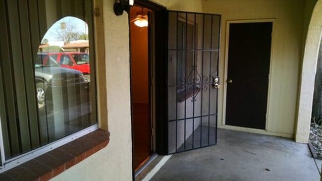 Photo - RIVER GARDEN