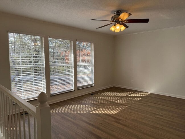 Photo - ** Beautiful 4 bedroom House in Farragut Area **