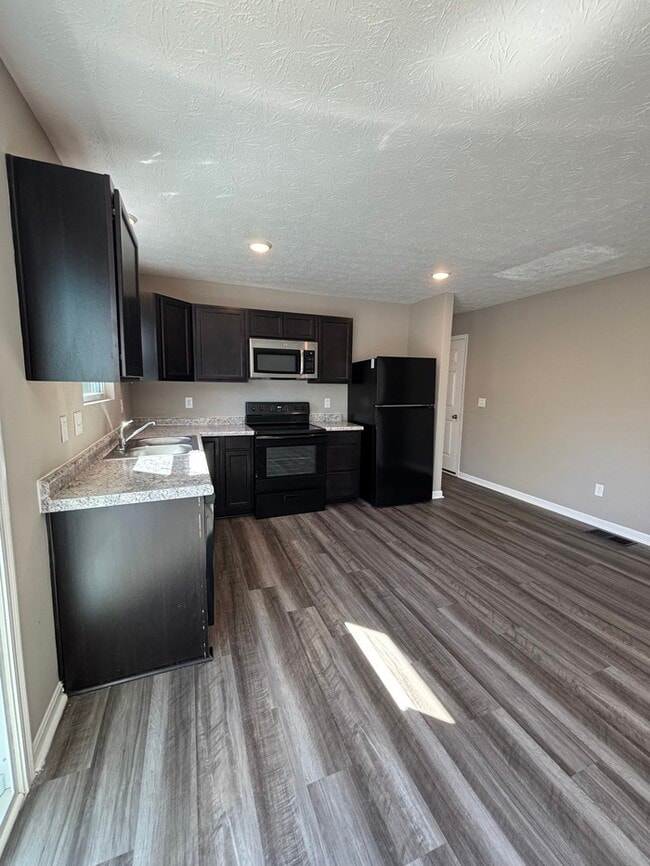 Photo - 2202 Pine Valley Dr