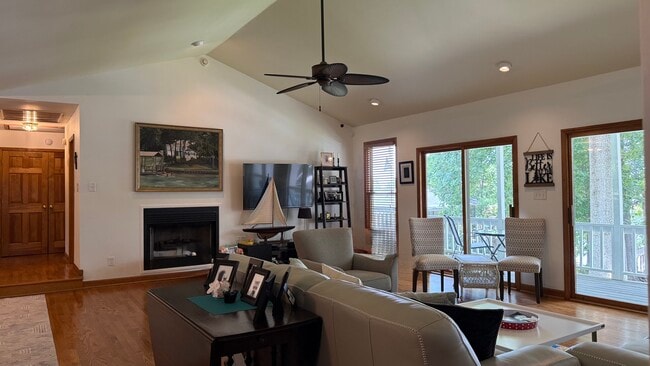 Photo - 16318 Stinson Cove Rd
