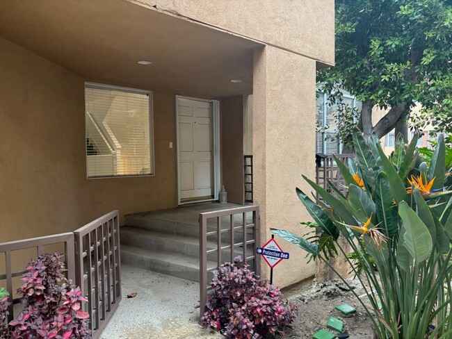 Building Photo - 18730 Hatteras St Rental