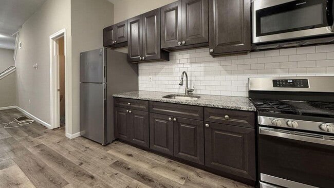 Building Photo - Charming 3BR/1.5BA Updated Home in Philadelphia
