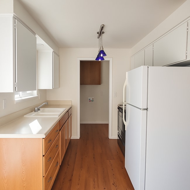 Photo - 2 bedroom 1 bath, pet-friendly, duplex uni... Unidad 552