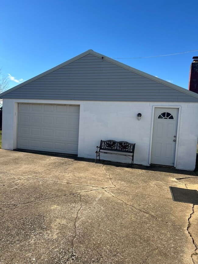 Photo - Single Family House for rent in Eastern Schools