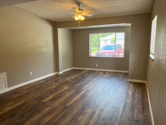 Photo - 3/1 House & attached Efficiency with kitch... Unidad A