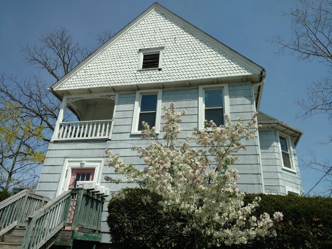 Photo - 802 Lowell St Unit #4