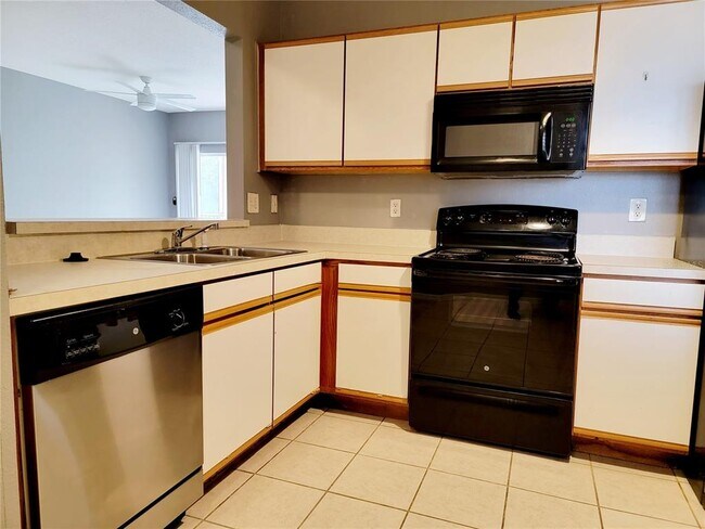 Photo - 6410 Cypressdale Dr Unit 201