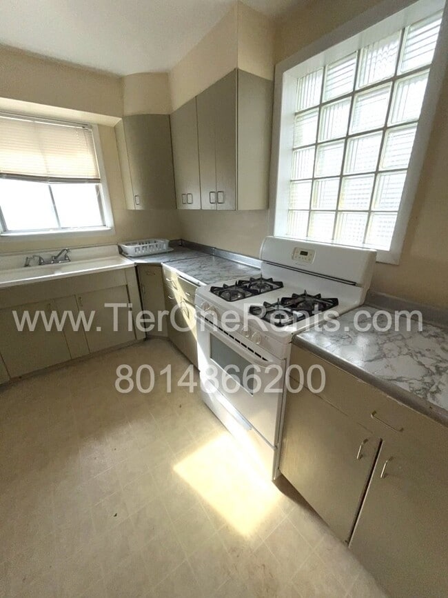 Photo - NO DEPOSIT option available for qualified renters! Unit A