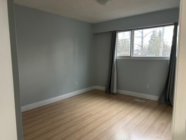 Photo - 7010 Guelph Cres