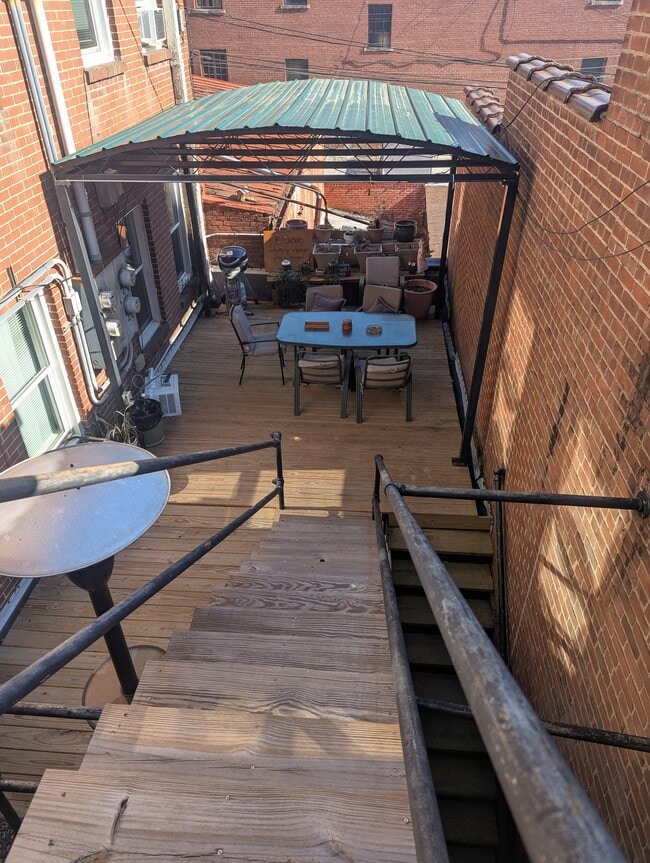 Photo - 208 Sutton St Unit 3
