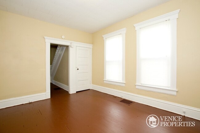 242 E Patterson Ave