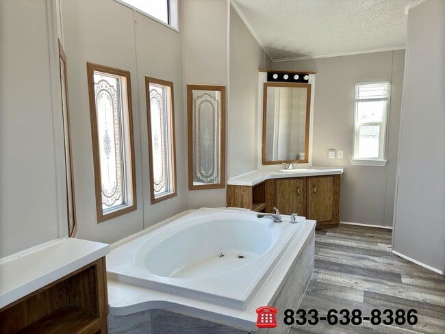 Photo - 16206 Wood Dr