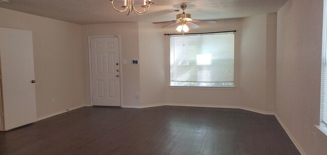 Photo - 11032 Monahan Park