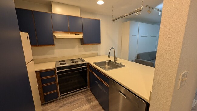 Photo - Experience Capitol Hill Living: Studio in Park Summit W/Washer and Dryer! Unidad S-212