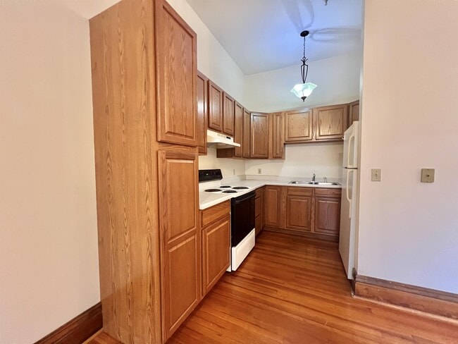 Photo - 214 Wood St Unit 6