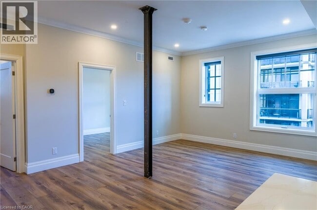Photo - 100 Charlton Ave W Unit 203