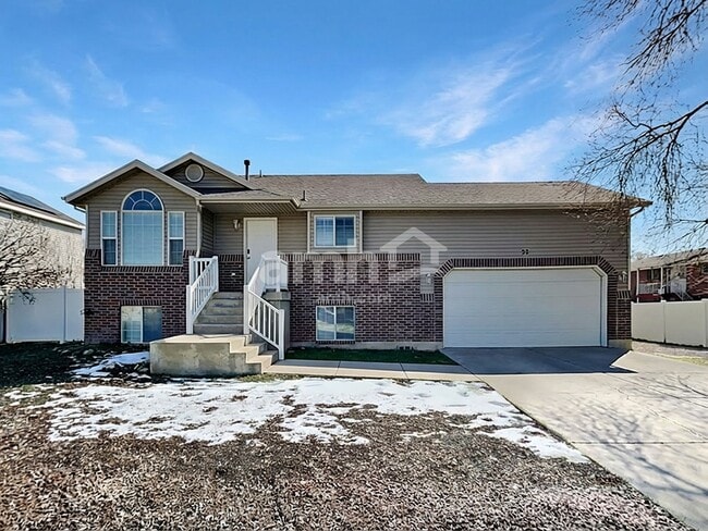 Building Photo - 32 E 2200 S