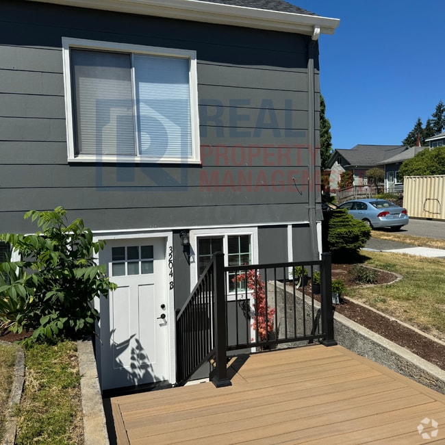 Building Photo - Giles/Valenzuela - 3204 (Cascade Group - G... Unit B Rental