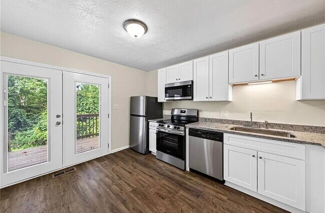 5148 Spring St Unit B4