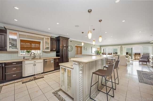 Photo - 1051 Oceanfront