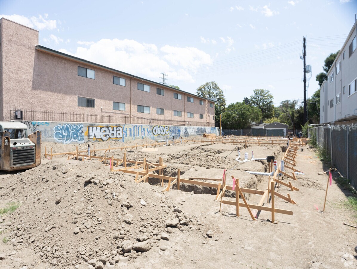 Imagen de la UC - 5118-5120 Laurel Canyon Blvd